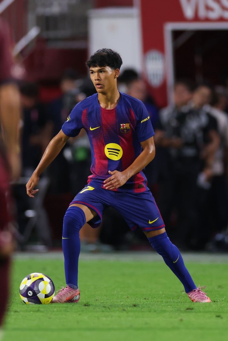 开云官网-世体：巴萨内部消息人士透露德罗可能加盟巴黎，但目前未收到报价