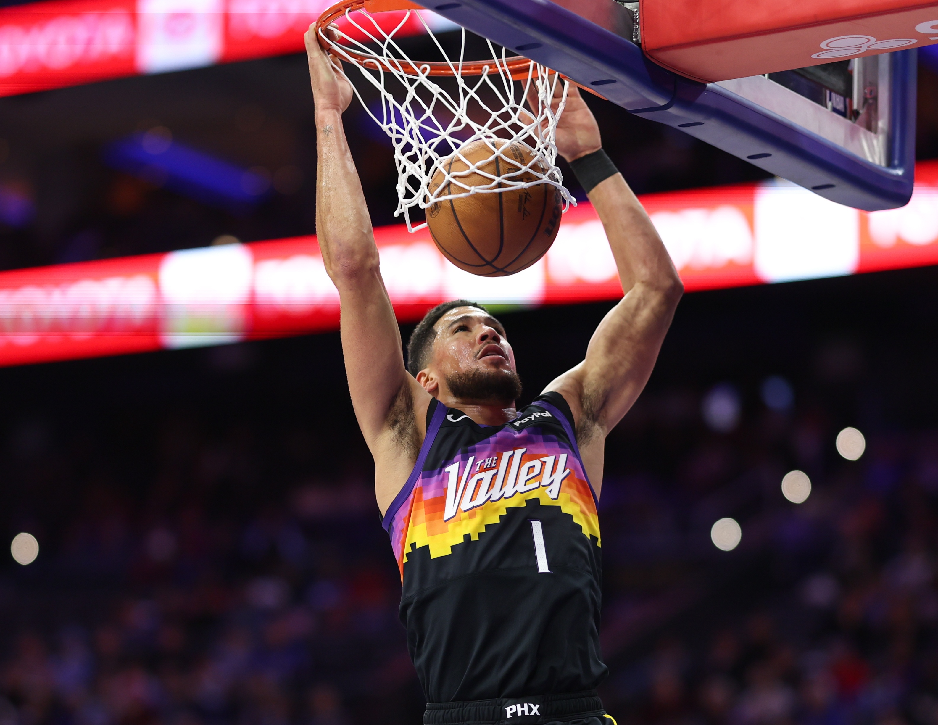 布克：有些赛季我数据更好时没进全明星 这次是归功于球队成功