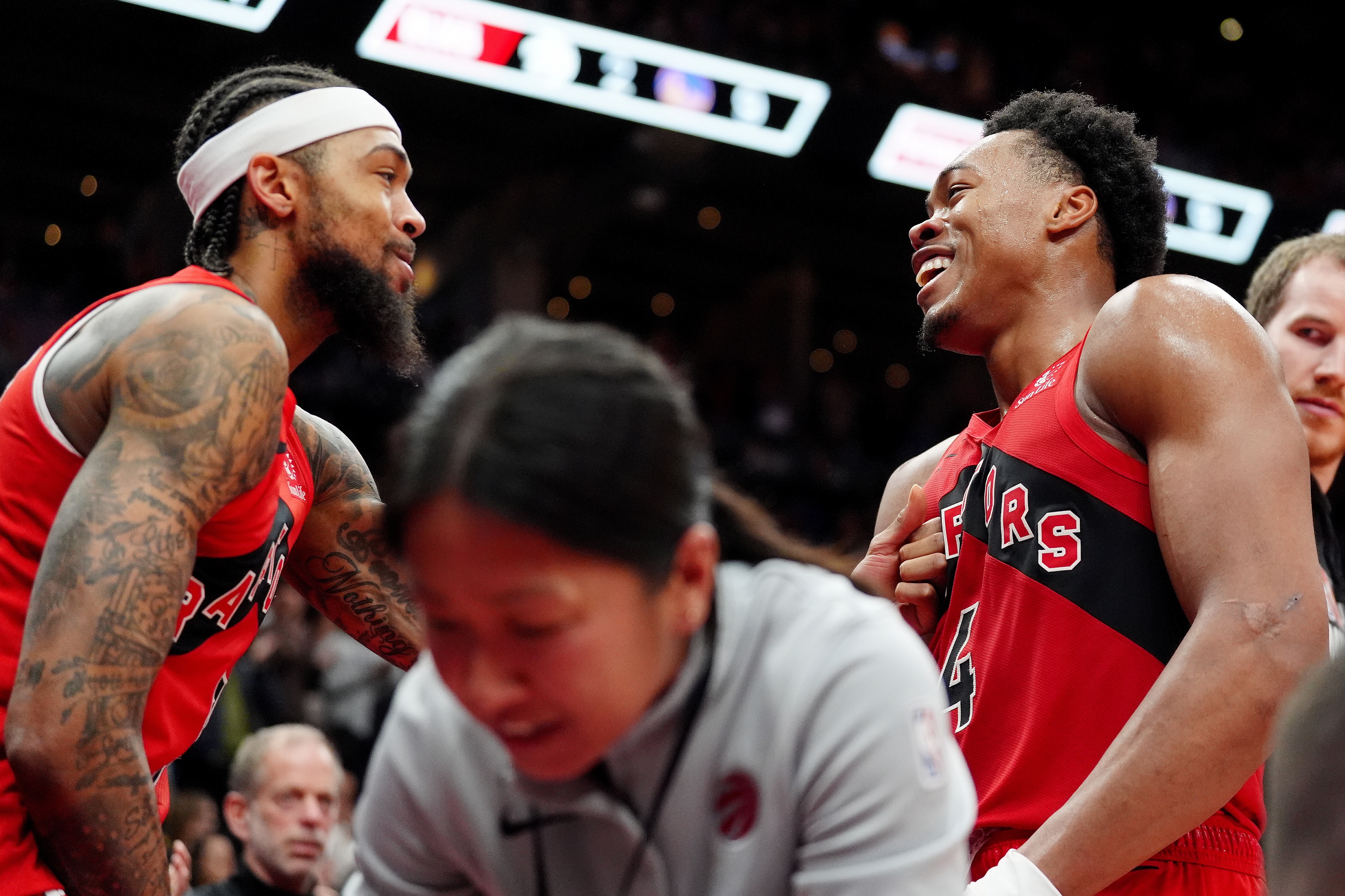 开云网页版-莺歌：巴恩斯的防守表现其他人做不到 他封盖杰伦·格林太疯狂了