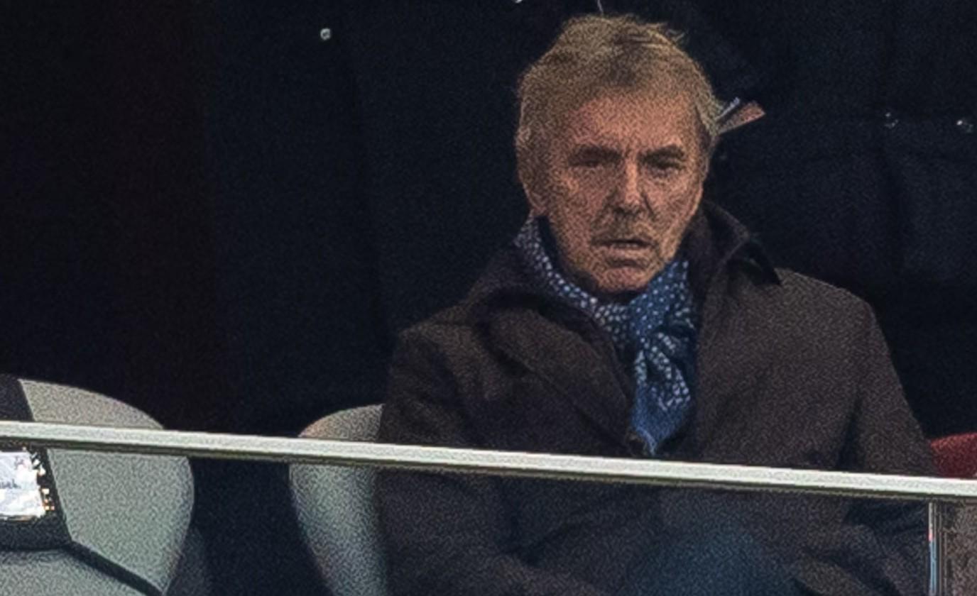 开云在线平台-博涅克不满波兰表现：最后一波8人防不住瑞典5人，看着哲凯进球